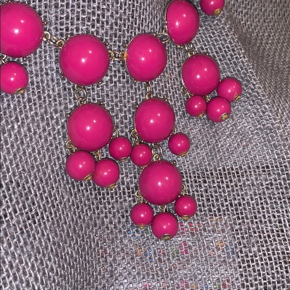 🔮 raspberry bubble STATEMENT necklace - Picture 2 of 3